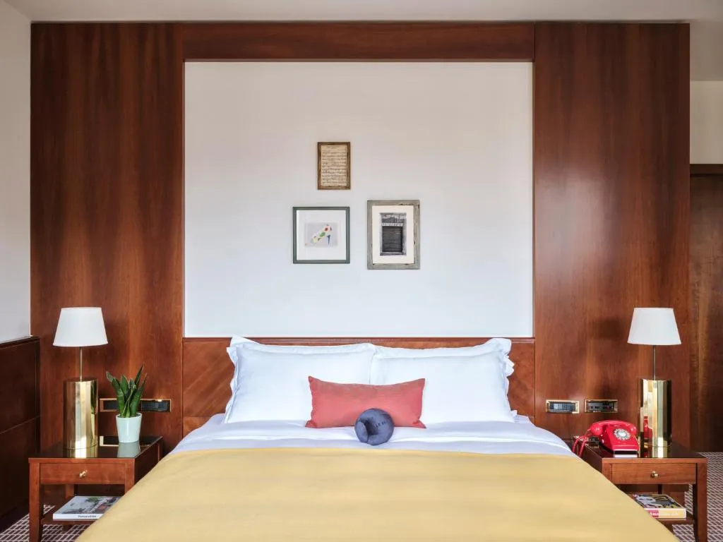 JUNIOR SUITE STANDARD Room, Max Brown Missori part of Sircle Collection, Milan