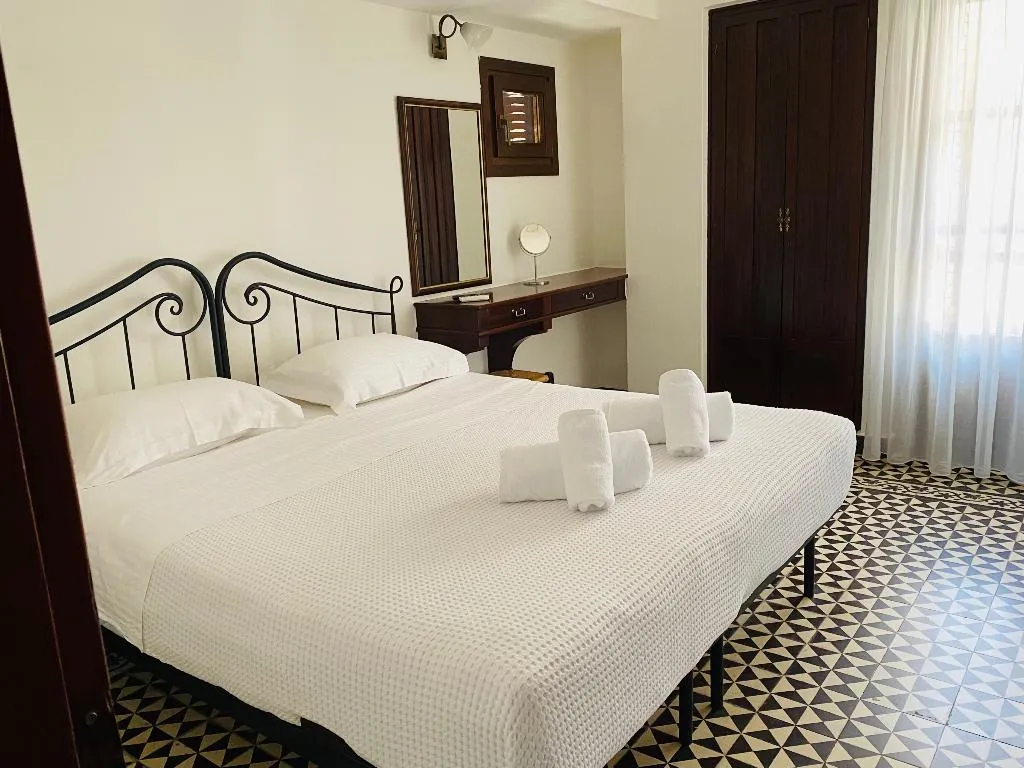 APARTMENT SEA VIEW CAPACITY 2 Room, Palazzo Arhontiko Apartments, Crete
