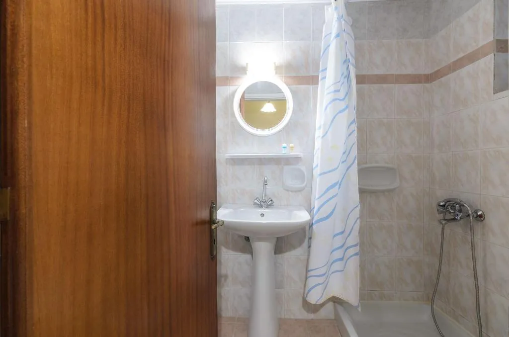 Room, Artemis Room, Zante