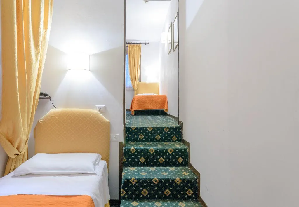 DOUBLE ECONOMY Room, Hotel Rex, Florence