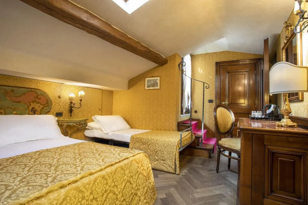 Room, Palazzina Veneziana, Venice