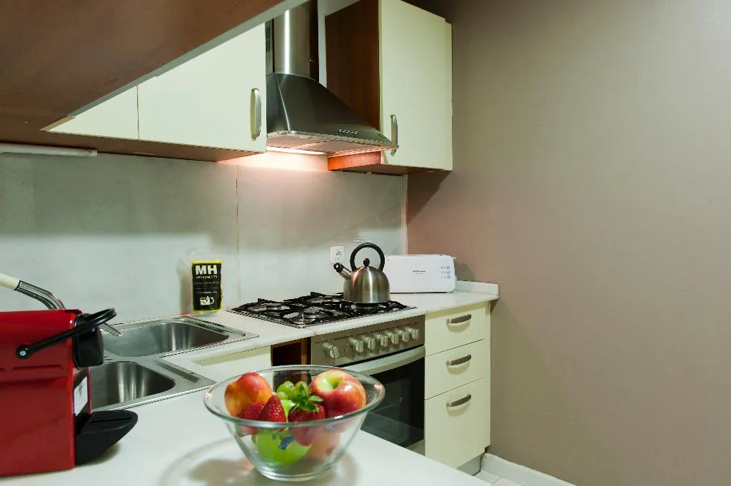 APARTMENT TWO BEDROOMS TWO BATHROOMS Room, MH Apartments Ramblas, Barcelona