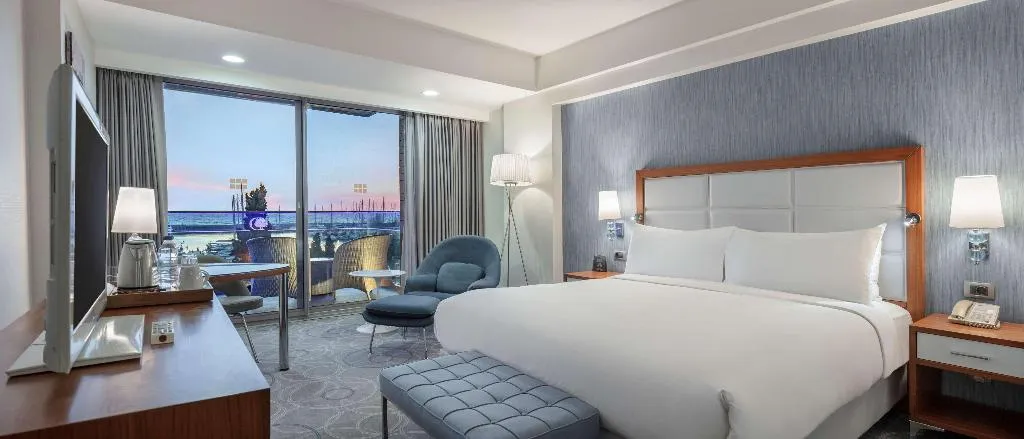 DOUBLE DELUXE MARINA VIEW Room, DoubleTree by Hilton Kusadasi, Izmir
