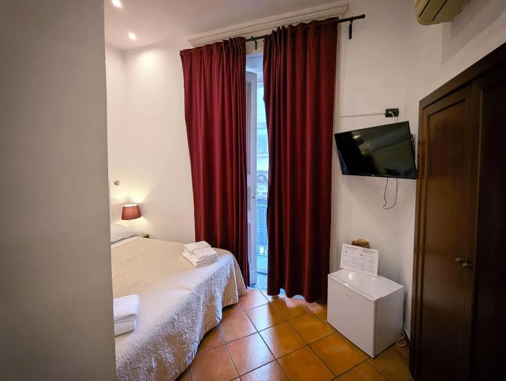 Room, La Locanda Dell Arte, Naples