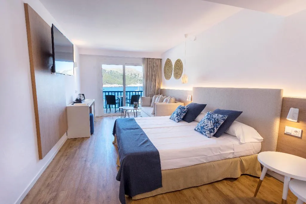 JUNIOR SUITE SEA VIEW Room, Parque Nereida Suites Hotel, Majorca