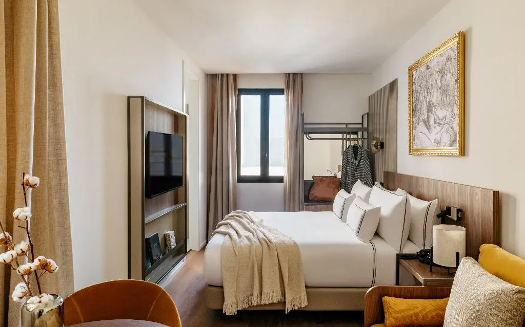 SUITE TWO BEDROOMS WITH TERRACE Room, Casa de las Artes, member of Melia Collection, Madrid