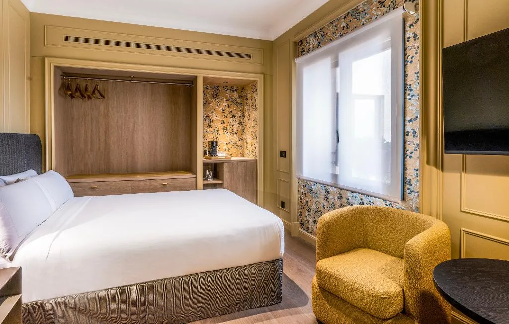 DOUBLE QUEEN SIZE BED Room, El Avenida Palace, Barcelona