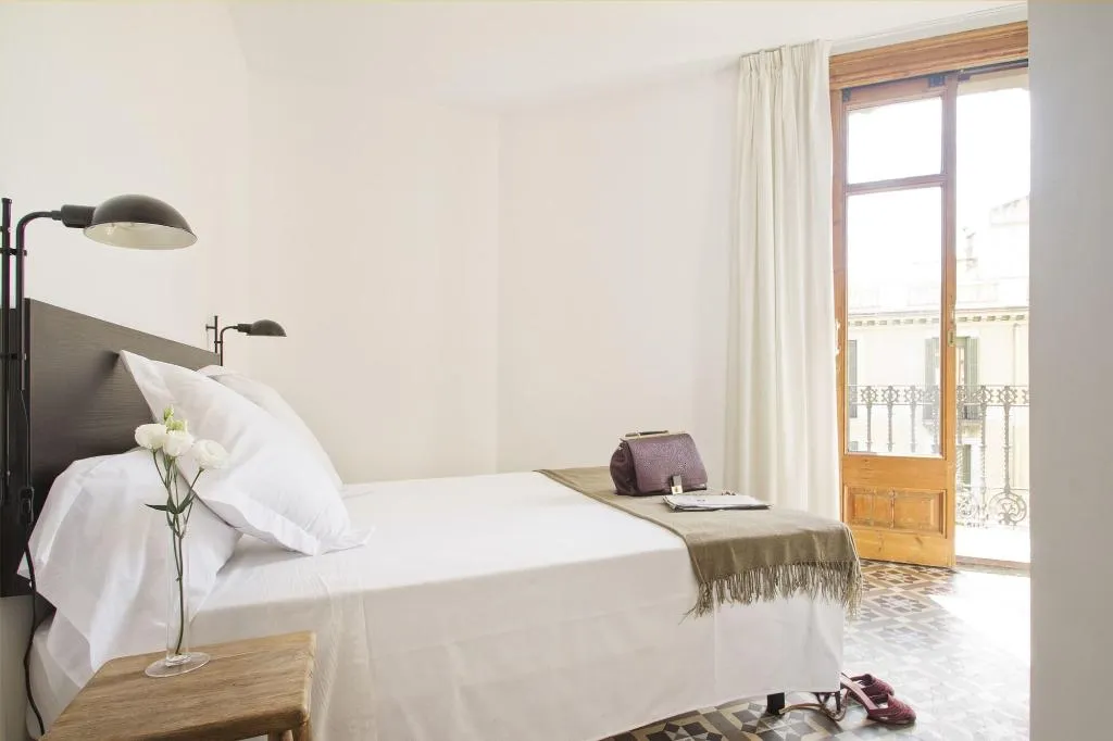 Room, Som Nit Triomf, Barcelona