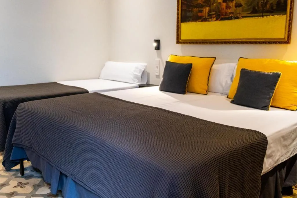 FAMILY ROOM CAPACITY 3 ONE BEDROOM Room, unic, turisme d'interior., Majorca