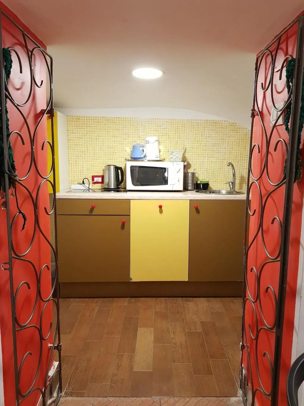 Room, Capa & Coda, Naples