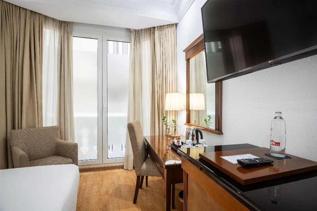 Double or Twin CLASSIC Room, Melia Plaza, Valencia
