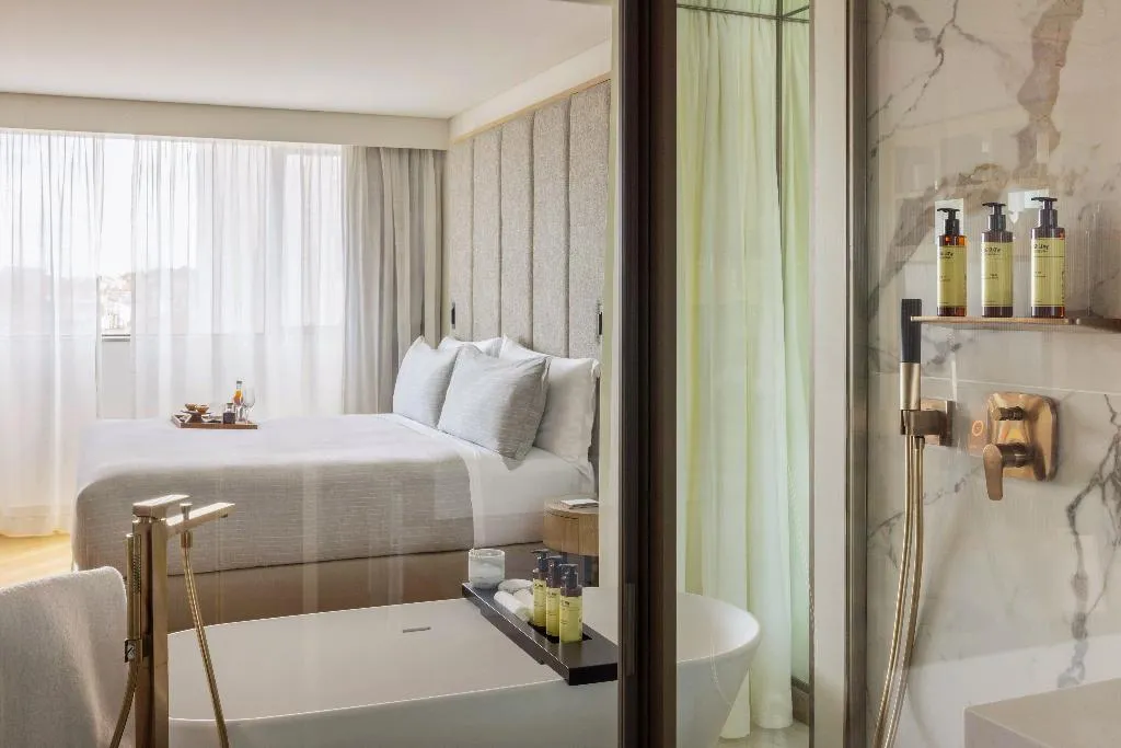 Double or Twin SUPERIOR CITY VIEW Room, Me Lisbon, Lisbon