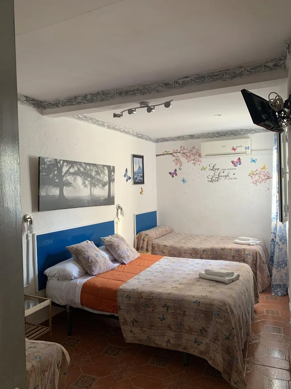 FAMILY ROOM CAPACITY 4 Room, Pension Giraldilla, Seville