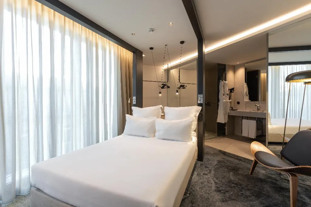 DOUBLE DELUXE PREMIUM Room, Porto Royal Bridges Hotel, Porto