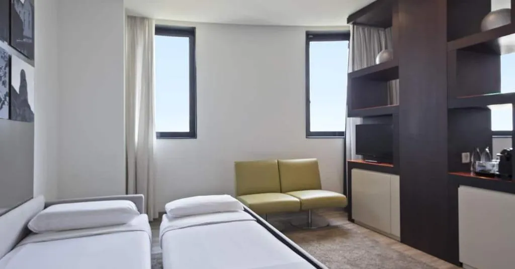 QUADRUPLE STANDARD Room, Hotel Barcelona Condal Mar Affiliated by Meliá, Barcelona