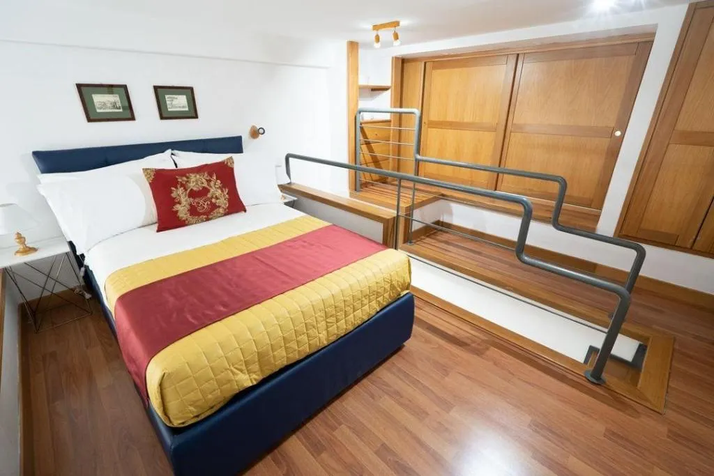 Room, Moon Luxury Rooms & Apartments, Naples