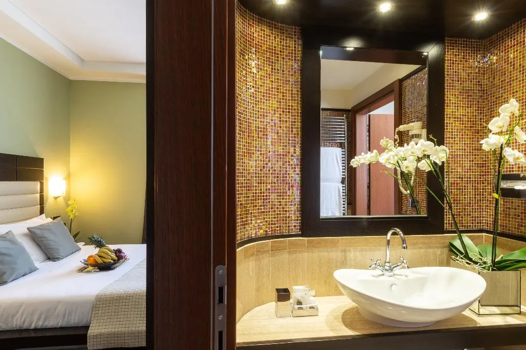 JUNIOR SUITE STANDARD Room, Silver, Milan