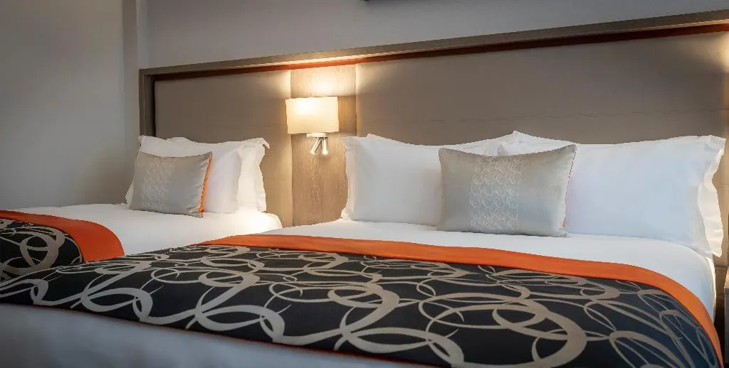 DOUBLE DELUXE Room, Clayton Hotel Charlemont, Dublin