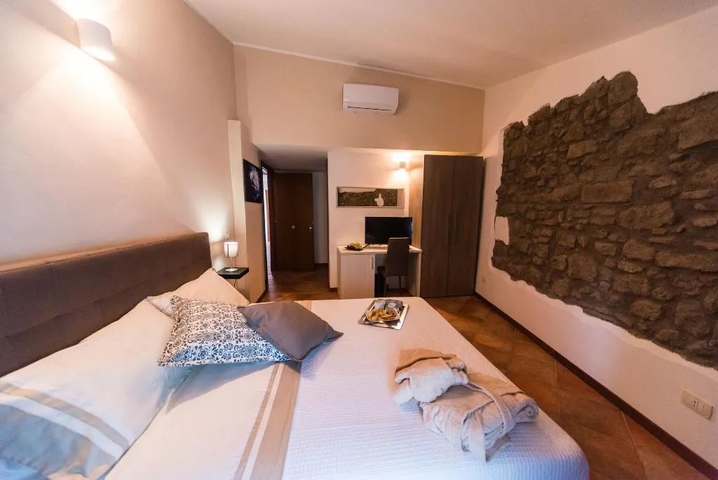 Room, Le Undici Rose, Rome