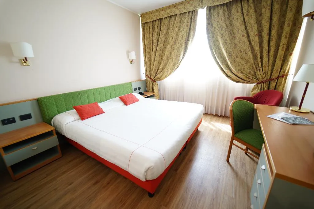 DOUBLE SINGLE USE STANDARD Room, Rege Hotel, Milan