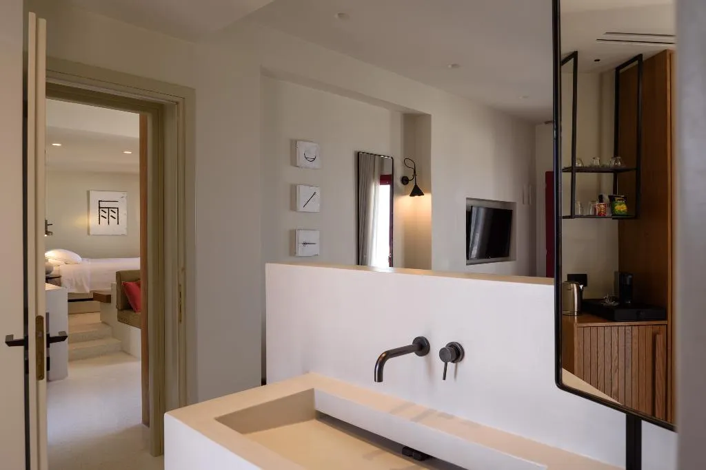 SUITE STANDARD Room, Potnia Theron Suites, Santorini