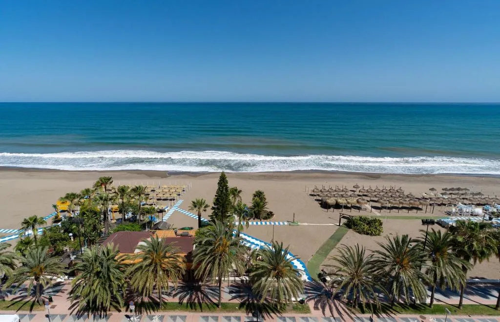 Beach, Hotel Apartamentos Bajondillo, Costa Del Sol
