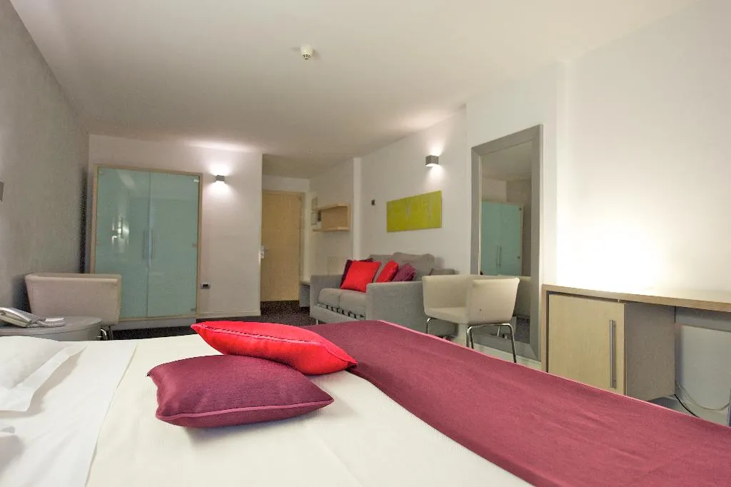 TRIPLE STANDARD Room, Mercure Palermo Centro, Palermo