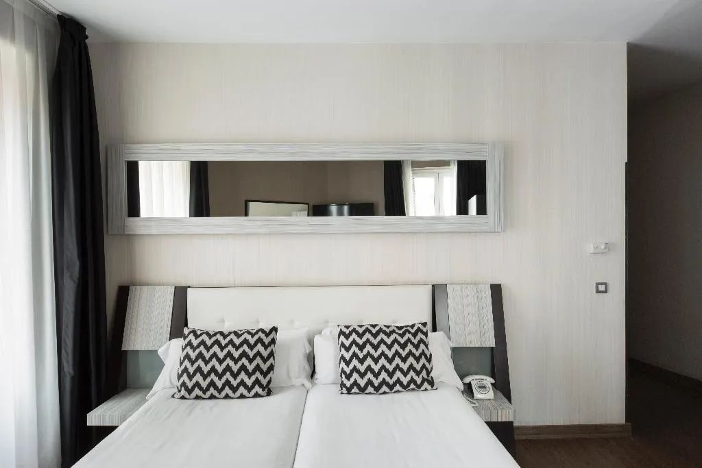 DOUBLE STANDARD Room, Petit Palace Triball, Madrid