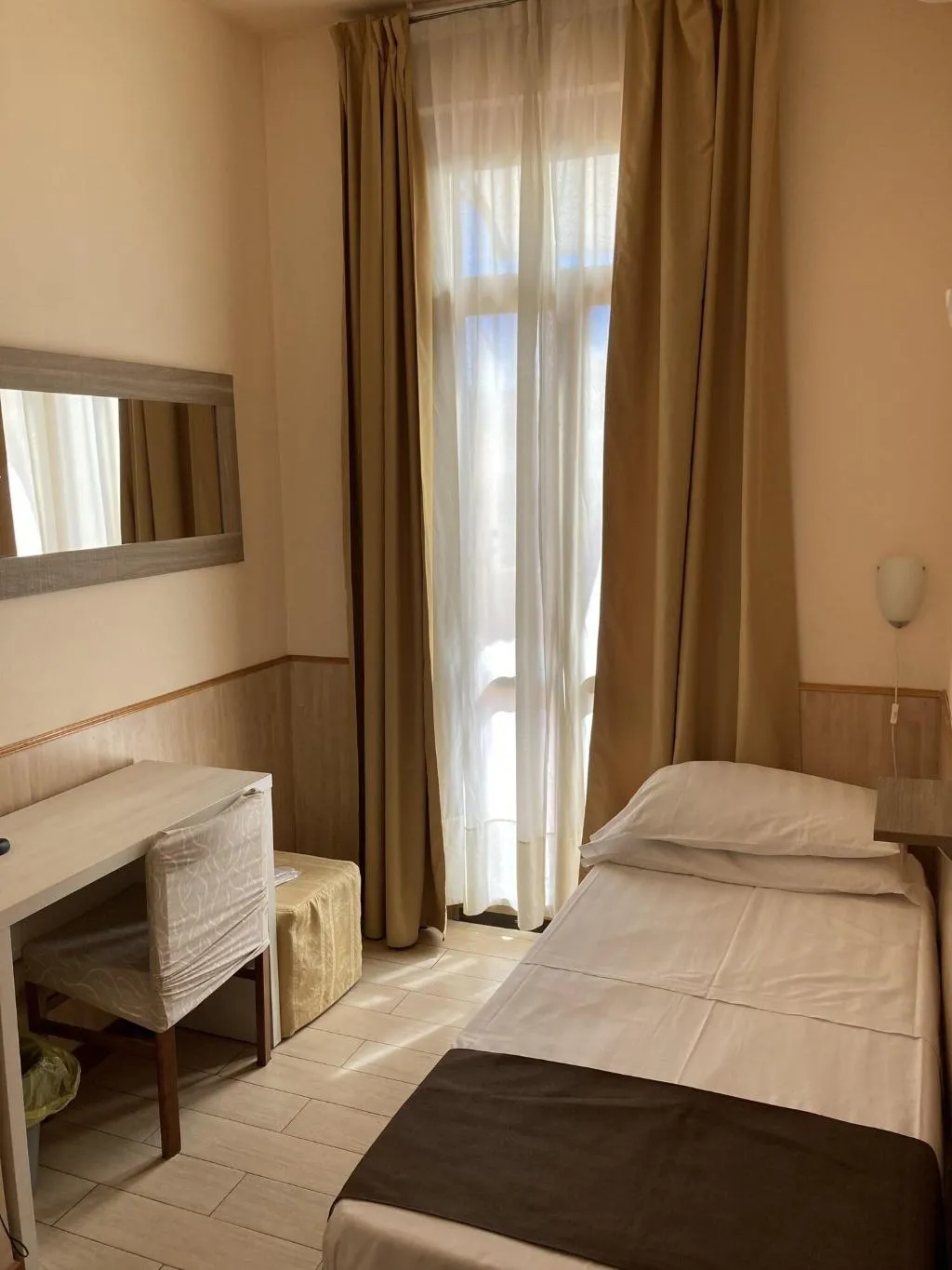 SINGLE STANDARD Room, Adler, Milan