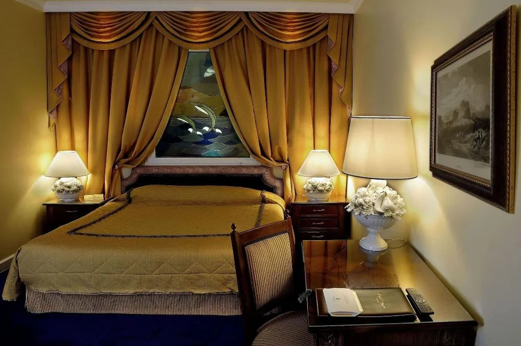 Room, Royal Olympic, Athens
