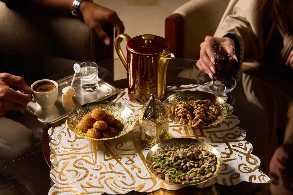 Bar, Kempinski Nile Hotel Garden City Cairo, Cairo