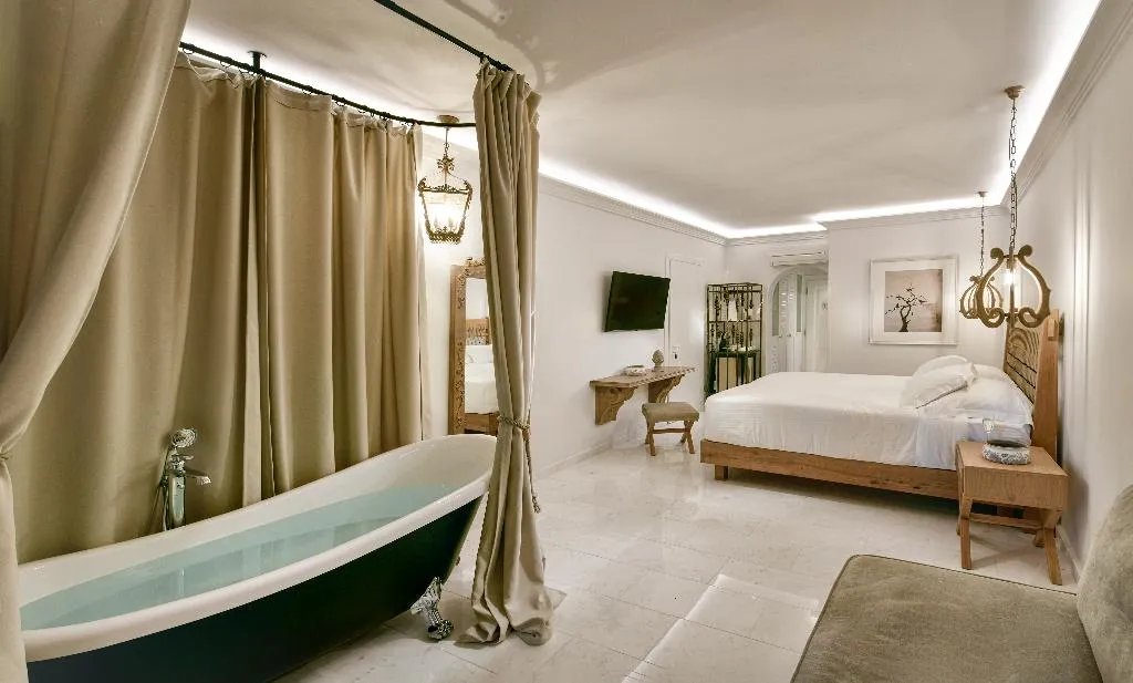 SUITE THREE BEDROOMS WITH PRIVATE POOL Room, Saint John Hotel Villas & Spa, Mykonos