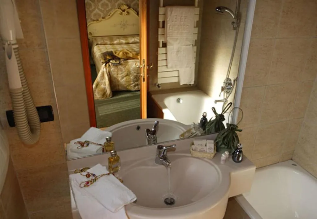 DOUBLE CITY VIEW Room, Gorizia A La Valigia, Venice