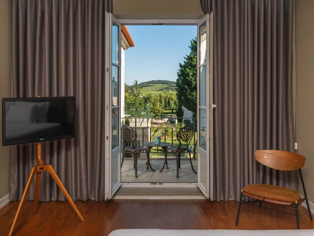 DOUBLE DELUXE WITH BALCONY Room, Forrester Essence Douro Hotel, Porto