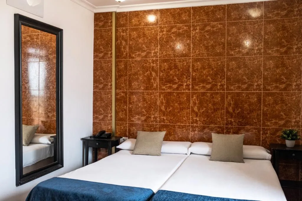 Double or Twin CAPACITY 2 Room, Adonis Capital, Tenerife
