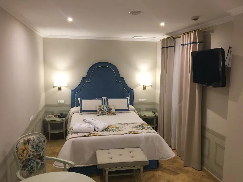 DOUBLE WITH DOUBLE BED Room, Adriano Hotel, Seville
