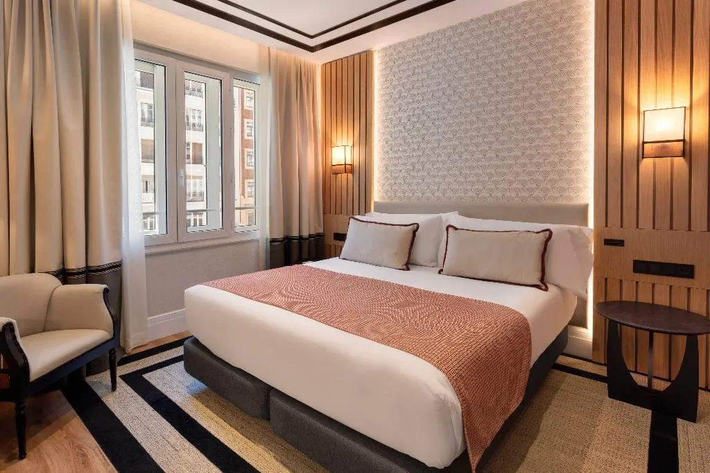 Double or Twin CITY VIEW Room, Catalonia Plaza España Hotel & Spa, Madrid