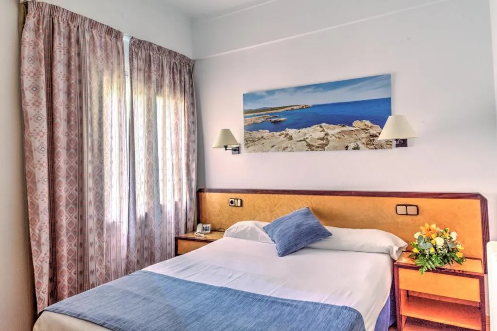 SINGLE STANDARD Room, Voramar, Majorca