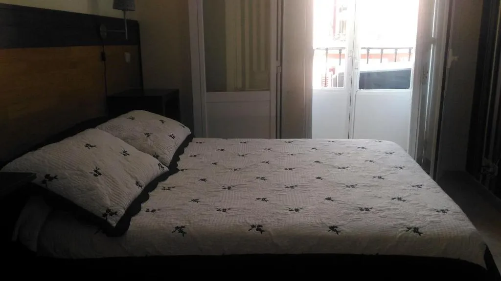 Room, Hostal Alaska, Madrid