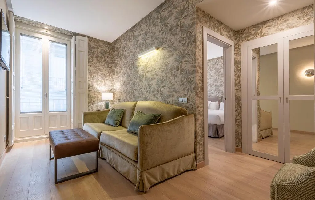 JUNIOR SUITE STANDARD Room, Hotel Meninas, Madrid