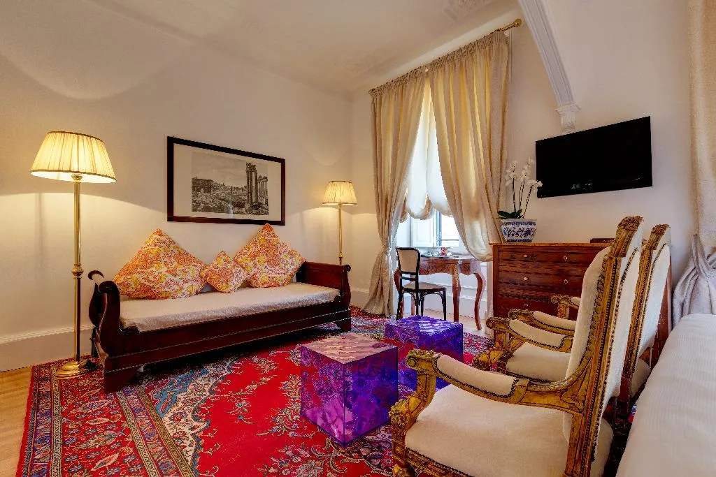 TRIPLE DELUXE Room, Grand Hotel Plaza, Rome