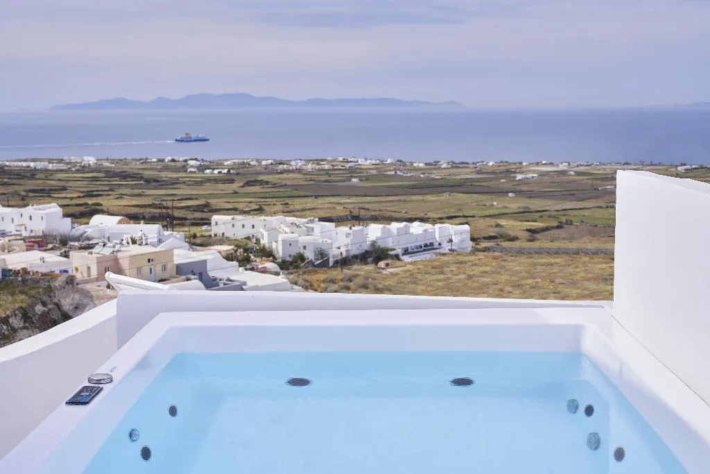 SUITE HONEYMOON Room, Fava Eco Suites, Santorini