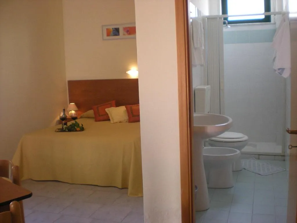 Room, Artemide, Catania
