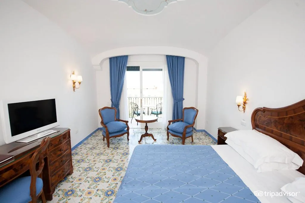 Double or Twin DELUXE GARDEN VIEW Room, Grand Hotel la Favorita, Naples