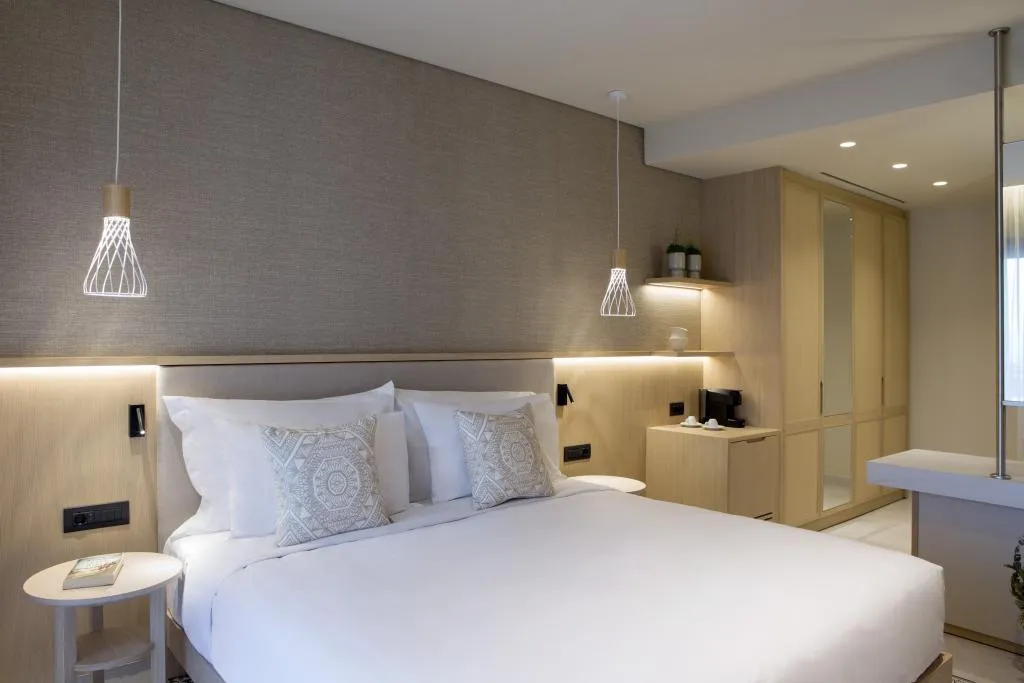 JUNIOR SUITE SEA VIEW WITH PRIVATE POOL Room, MERAVIA Leonardo Limited Edition, Halkidiki