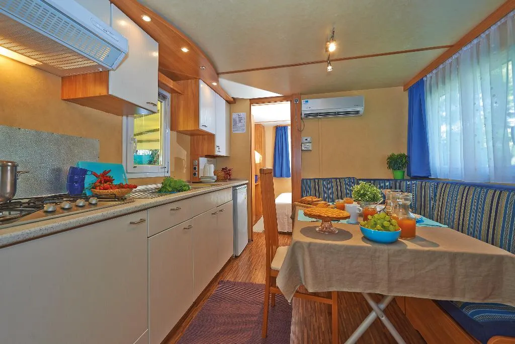 MOBILE HOME CAPACITY 2 Room, Baia Domizia Camping Village, Naples