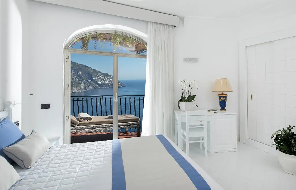 DOUBLE CLASSIC SEA VIEW Room, Le Agavi hotel, Naples