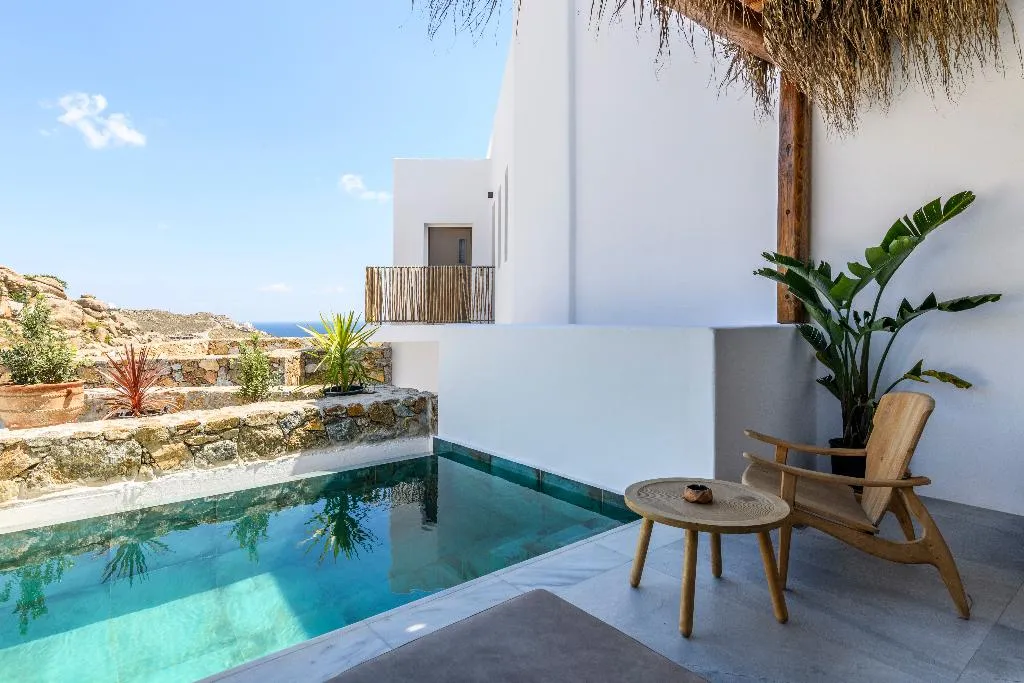 SUITE DELUXE WITH PRIVATE POOL Room, Charisma Hotel And Wellness Suites, Mykonos