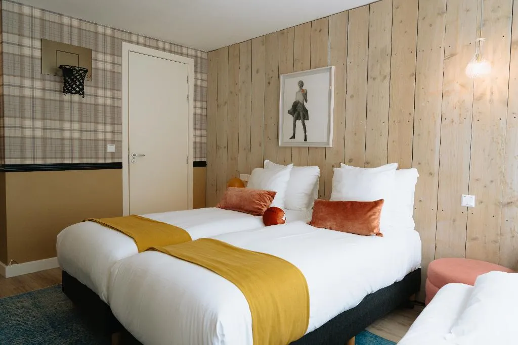 TRIPLE STANDARD Room, Max Brown Htl Canal District, part of Sircle Colle, Amsterdam