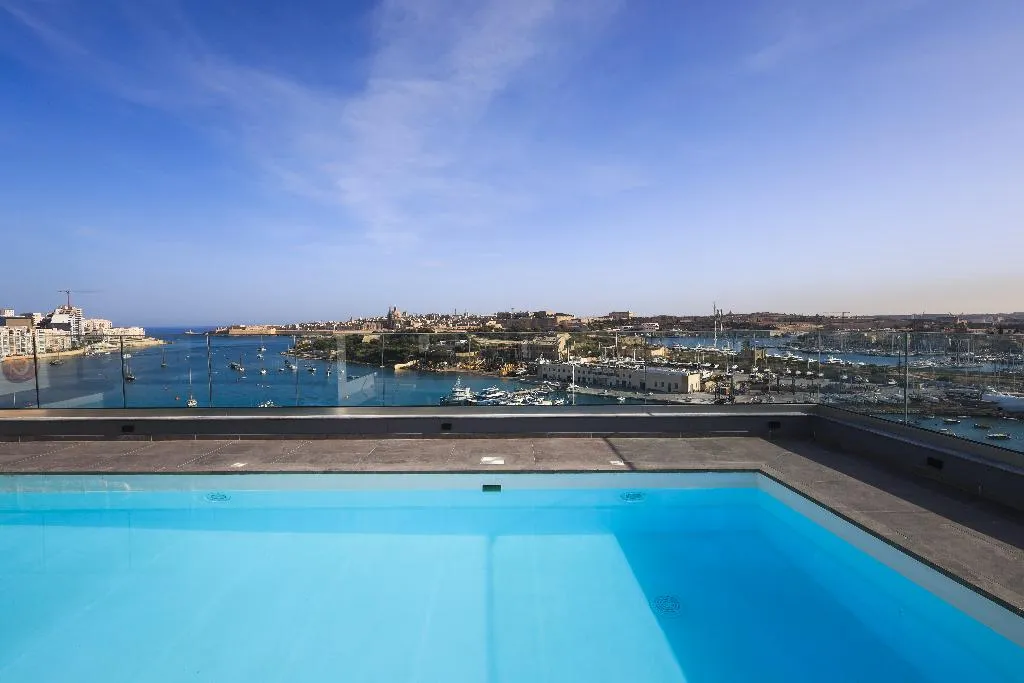 Pool, Verdi Gzira Promenade, Malta
